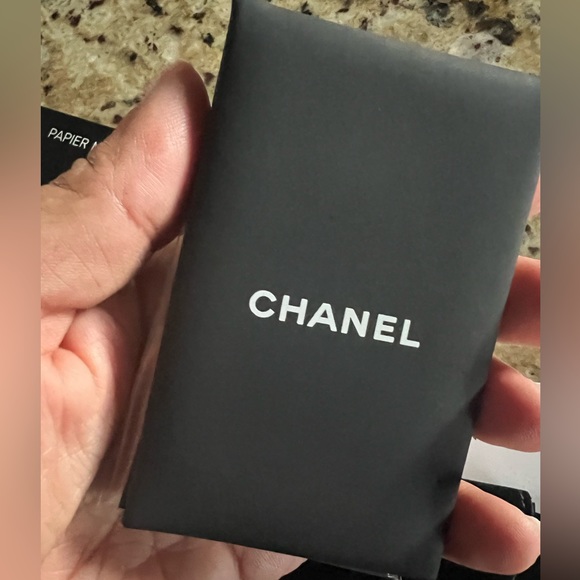 Chanel makeup makeup tissue holder and mirror - Picture 2 of 7